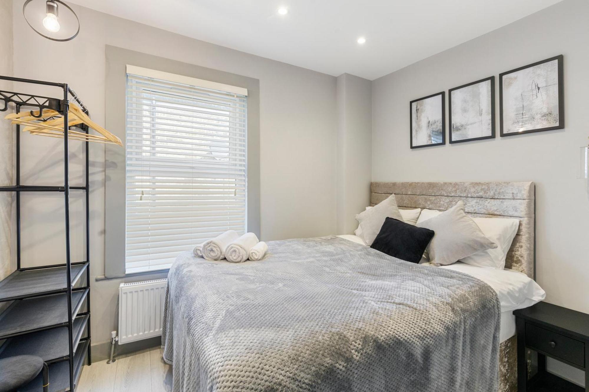 Wembley Luxury 3 Bedroom London Exterior photo