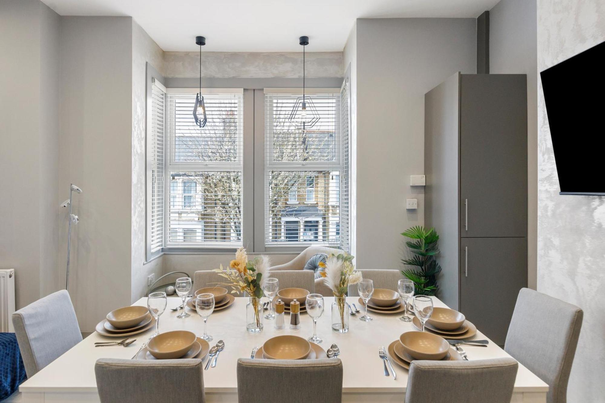 Wembley Luxury 3 Bedroom London Exterior photo